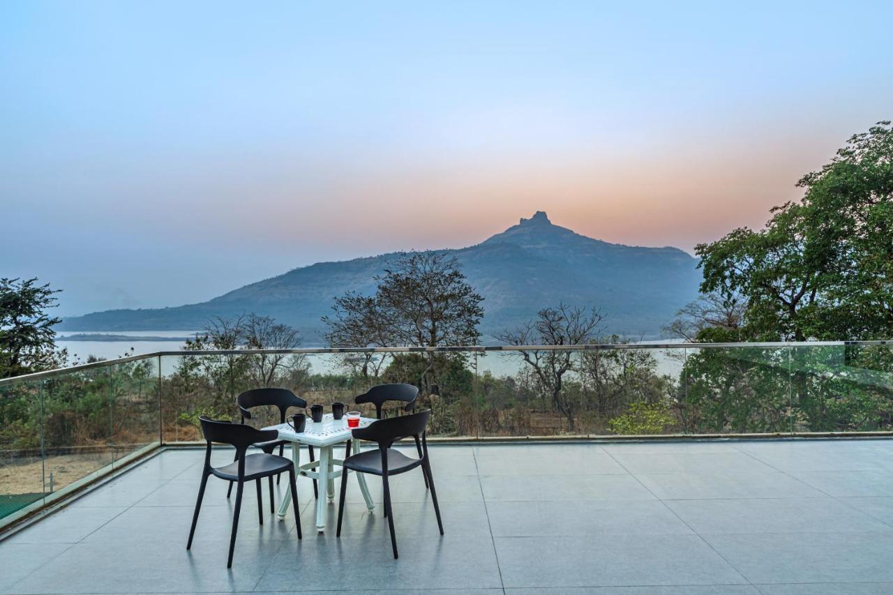 Saffronstays Stargazer, Karjat - Luxury Pool Villa With Lake View Εξωτερικό φωτογραφία