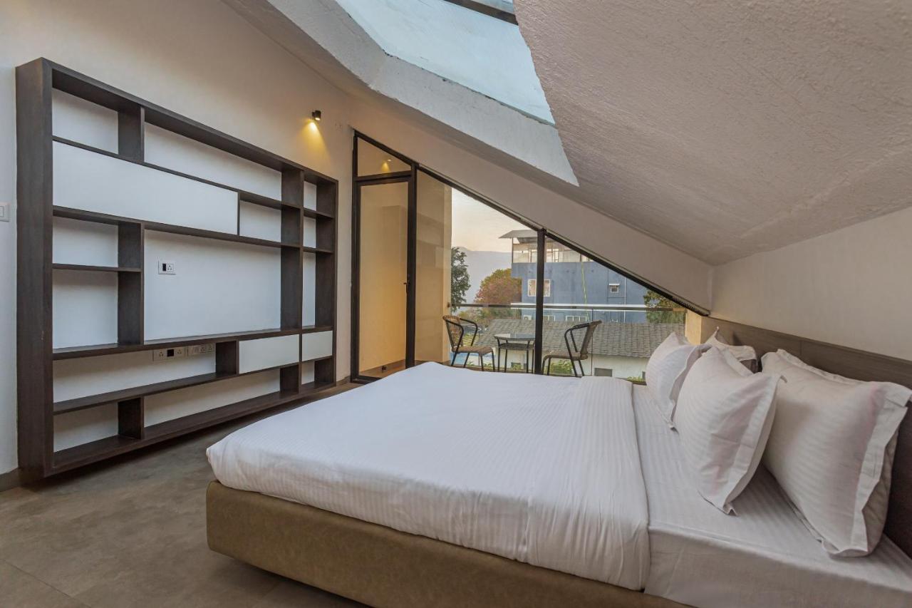 Saffronstays Stargazer, Karjat - Luxury Pool Villa With Lake View Εξωτερικό φωτογραφία