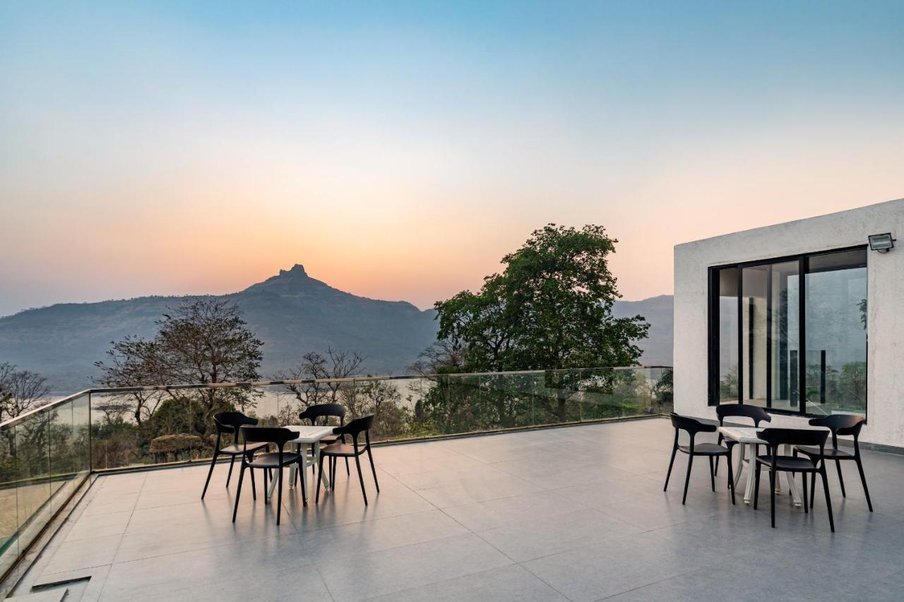 Saffronstays Stargazer, Karjat - Luxury Pool Villa With Lake View Εξωτερικό φωτογραφία