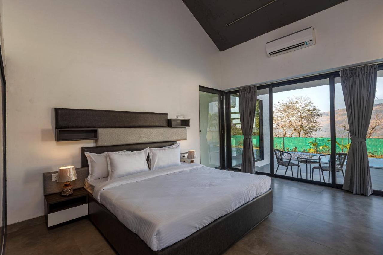 Saffronstays Stargazer, Karjat - Luxury Pool Villa With Lake View Εξωτερικό φωτογραφία