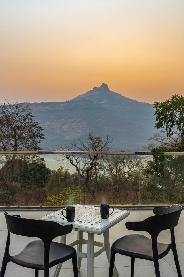 Saffronstays Stargazer, Karjat - Luxury Pool Villa With Lake View Εξωτερικό φωτογραφία
